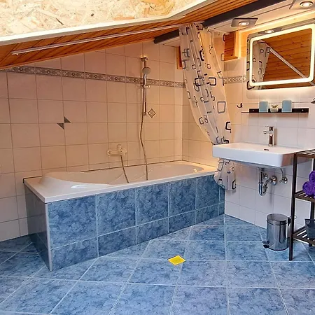 Wegmo Apartman *